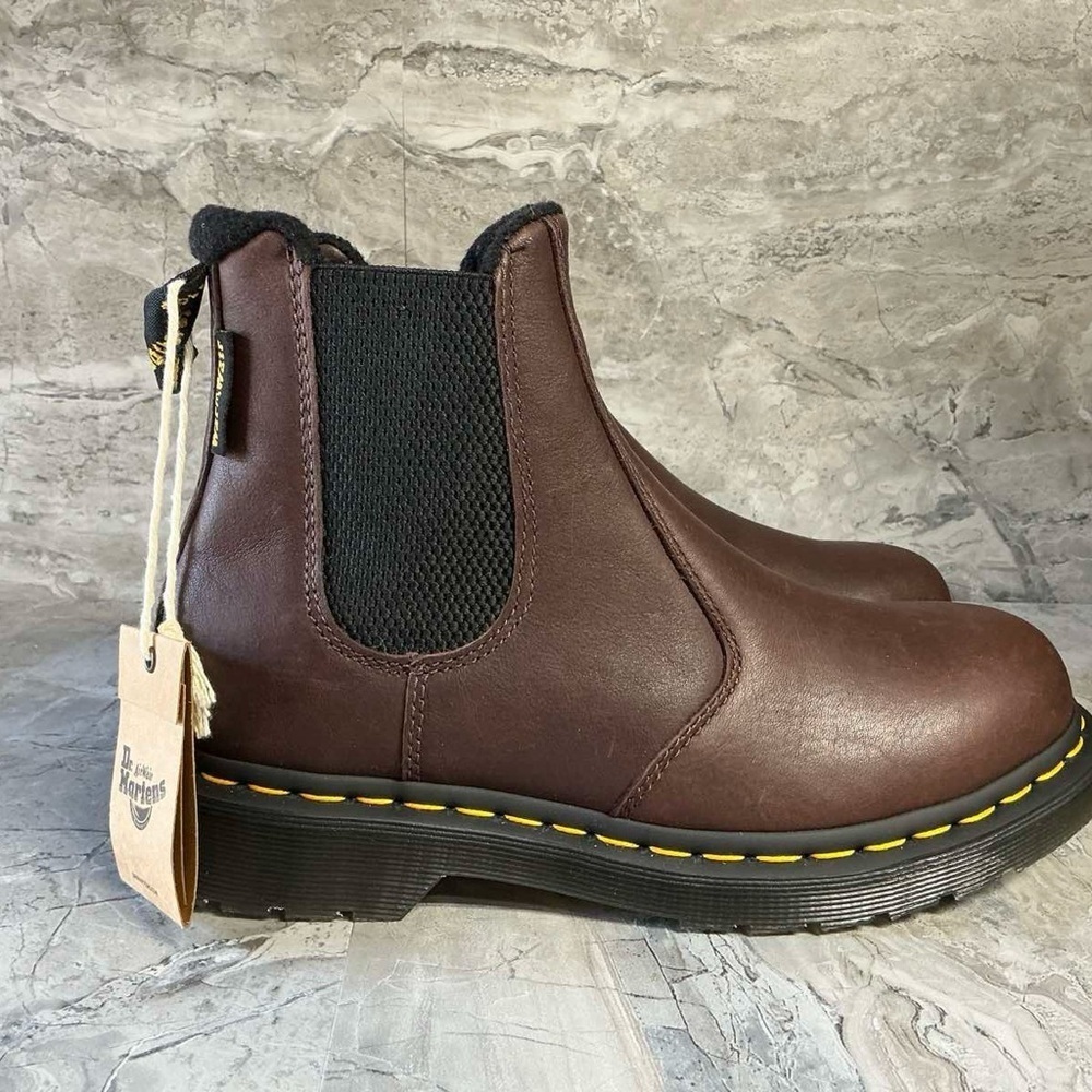 Dr. Martens 2976 Chelsea Boots - Picture 4 of 6